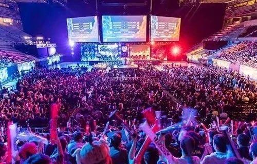 都给了年轻 都给了年轻